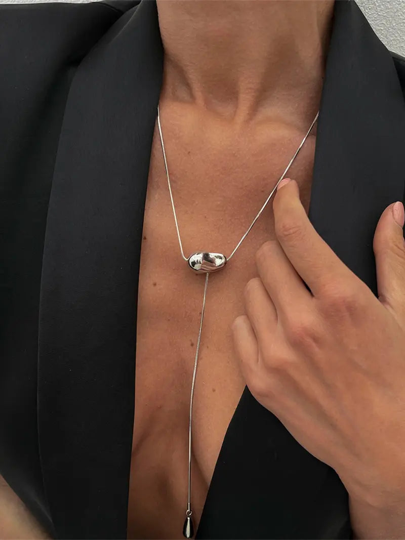 Vintage Metal Simple Water Drop Pendant for Women 2025 Trendy Charm Necklaces